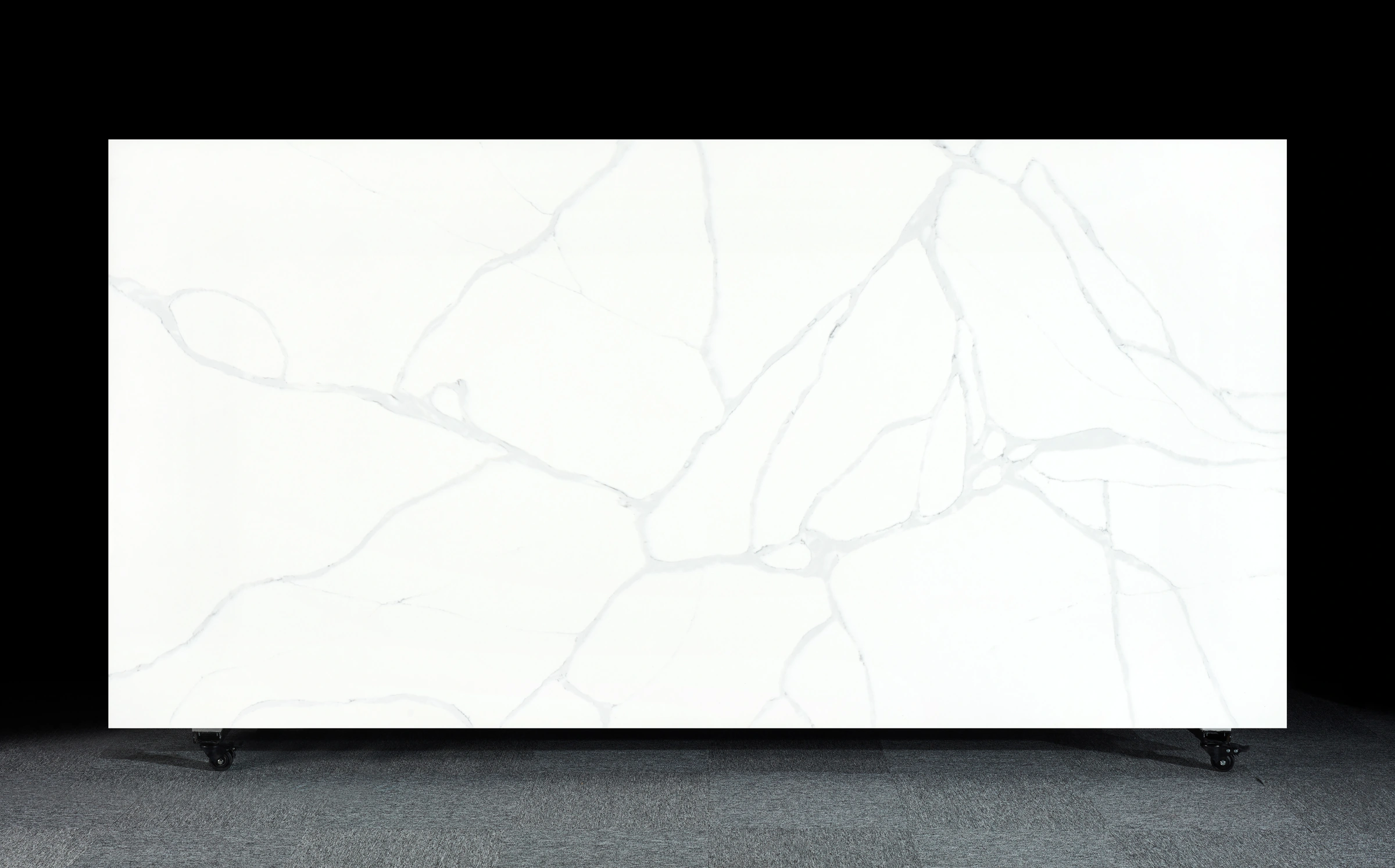 T018 Calacatta Infinita — Surface view