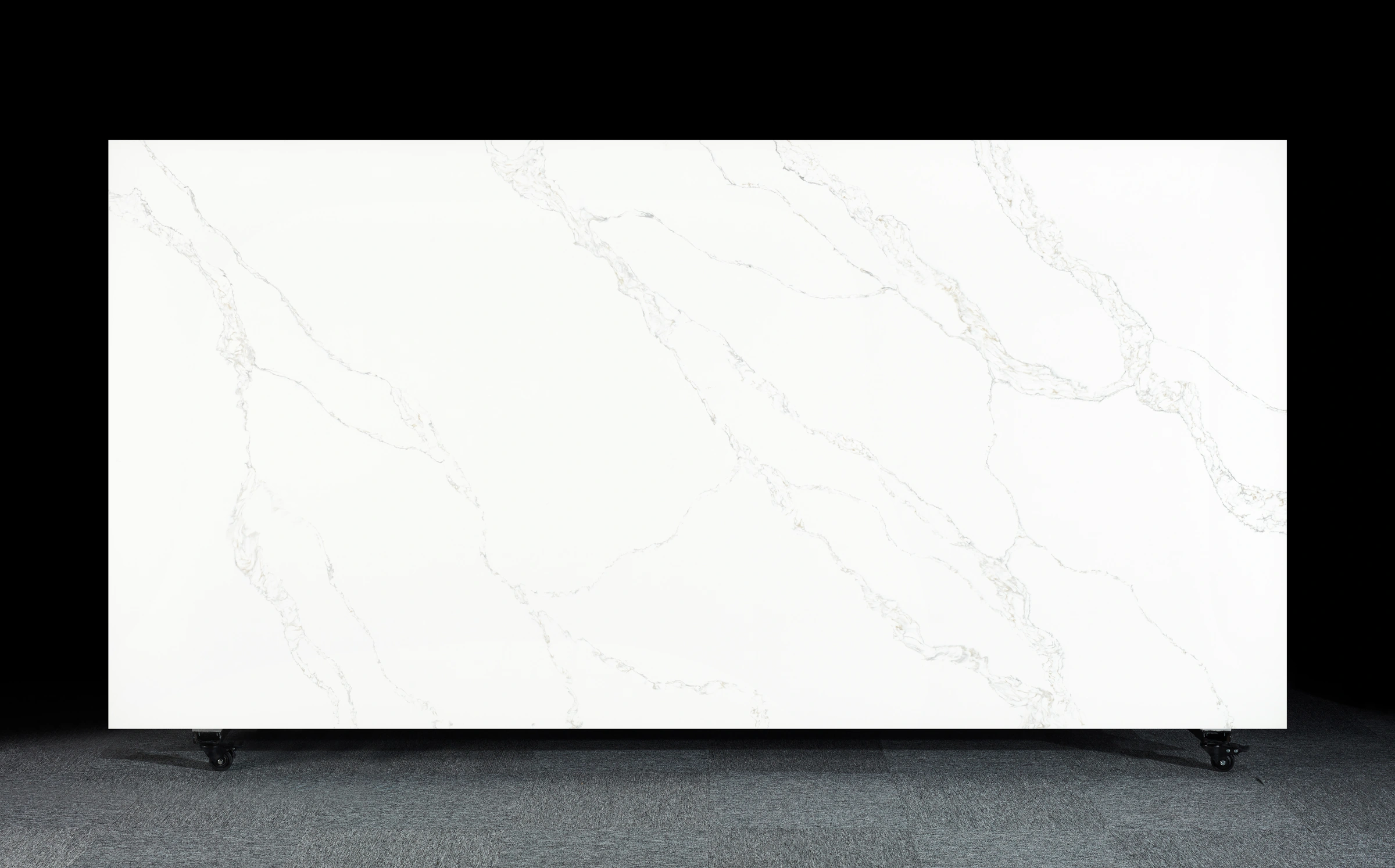 T03 Calacatta Golden Creek — Surface view